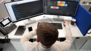 Digital Heist Uncovered: Florida Man Busted for $220,000 Crypto Theft via Malicious Gaming Apps