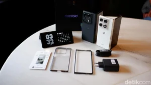 Motorola Razr Fold Debuts in Indonesia: A Strategic Play on Core Features Over Storage and Stylus