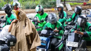 The Illusion of Relief: Indonesian Ojek Online Drivers Report No Income Growth Despite 8% Fee Cap