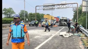 Tragedy on the JORR: Multi-Vehicle Pile-Up Claims Life Amidst Concerns Over Driver Fatigue