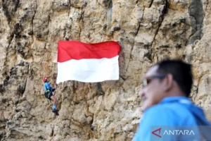 The Eternal Flame of Nationalism: Unpacking the History and Legacy of "Berkibarlah Benderaku"