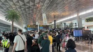 Skies Grounded: Eruption of Mount Anak Krakatau Paralyses Aviation Across Western Indonesia