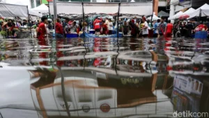 Thailand’s Tourism Ambitions Face Uncertain Waters: Bangkok Floods Threaten Golden Week Recovery