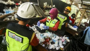 Turning Trash into Tepid Gold: Indonesia’s Strategic Pivot to Waste-to-Fuel Technology