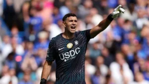 Chelsea’s Defensive Dilemma: Xabi Alonso Urges Patience as Emiliano Martinez Recovers from Jaw Surgery