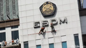 Indonesia Sets Ambitious Rp 165 Trillion Revenue Target for Energy Sector Amid Downstreaming Pivot
